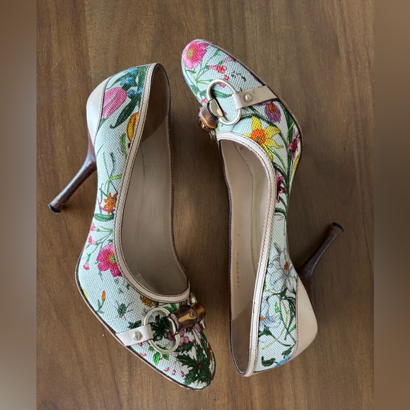GUCCI Flora Bamboo Runway Pumps - Picture 1 of 7